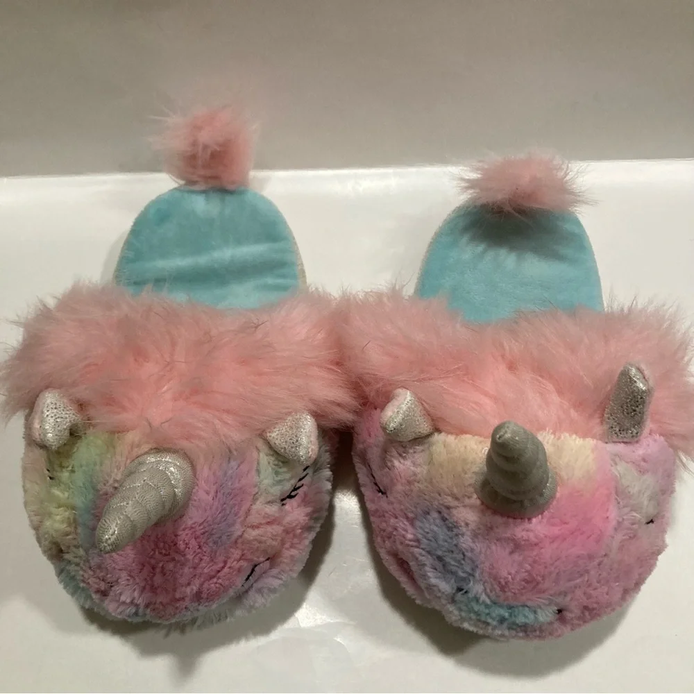 Wonder Nation slippers